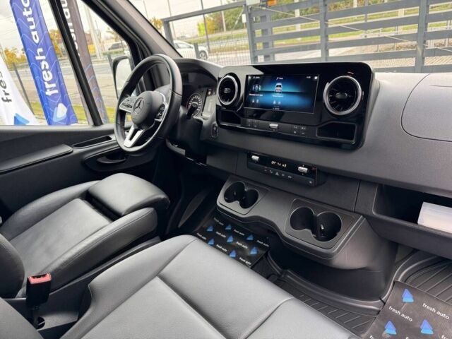 Серый Мерседес Sprinter, объемом двигателя 3 л и пробегом 93 тыс. км за 74900 $, фото 3 на Automoto.ua