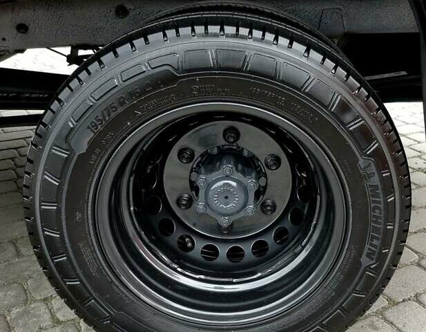 Серый Мерседес Sprinter, объемом двигателя 2.2 л и пробегом 316 тыс. км за 34500 $, фото 58 на Automoto.ua