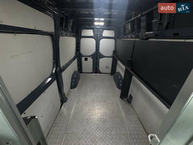 Серый Мерседес Sprinter, объемом двигателя 2.14 л и пробегом 72 тыс. км за 31999 $, фото 15 на Automoto.ua