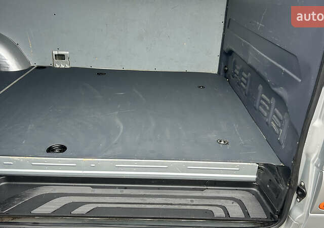 Сірий Мерседес Sprinter, об'ємом двигуна 2.2 л та пробігом 315 тис. км за 27700 $, фото 22 на Automoto.ua