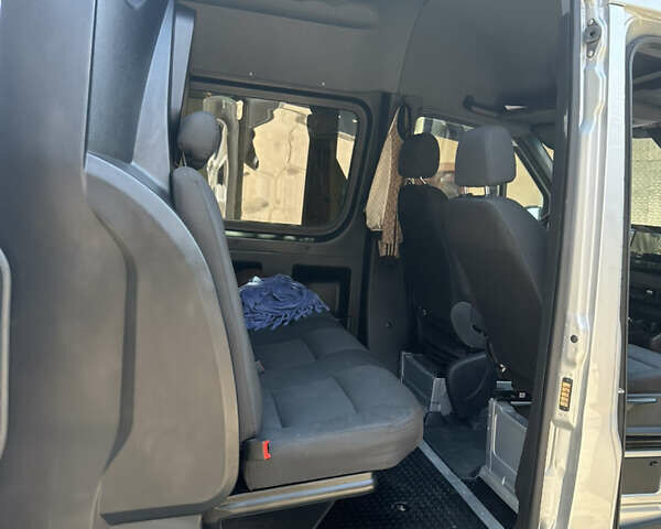 Серый Мерседес Sprinter, объемом двигателя 2.99 л и пробегом 321 тыс. км за 56909 $, фото 8 на Automoto.ua