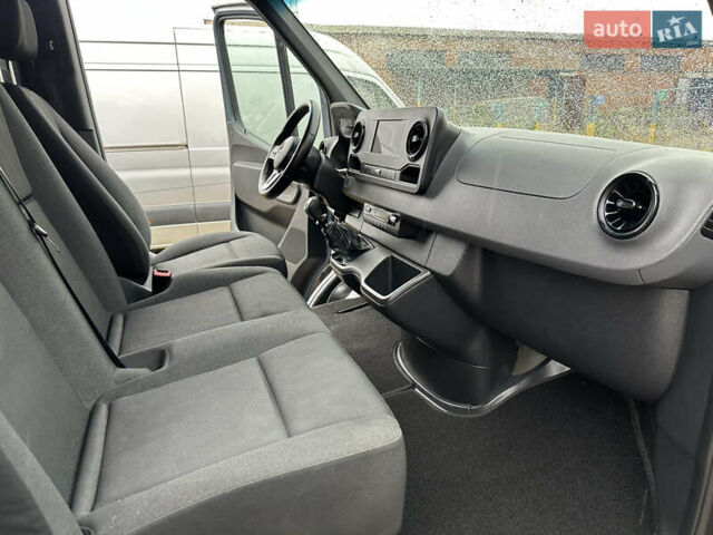 Серый Мерседес Sprinter, объемом двигателя 2.2 л и пробегом 77 тыс. км за 26000 $, фото 20 на Automoto.ua