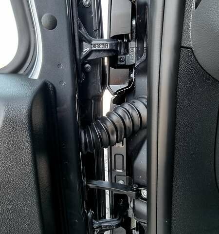 Серый Мерседес Sprinter, объемом двигателя 2.2 л и пробегом 316 тыс. км за 34500 $, фото 54 на Automoto.ua