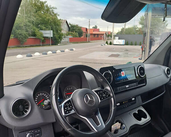 Серый Мерседес Sprinter, объемом двигателя 2.99 л и пробегом 312 тыс. км за 69336 $, фото 7 на Automoto.ua
