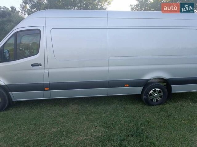 Серый Мерседес Sprinter, объемом двигателя 2.99 л и пробегом 132 тыс. км за 56500 $, фото 1 на Automoto.ua