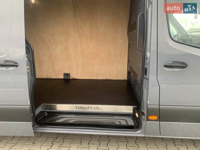 Серый Мерседес Sprinter, объемом двигателя 20 л и пробегом 187 тыс. км за 29500 $, фото 36 на Automoto.ua