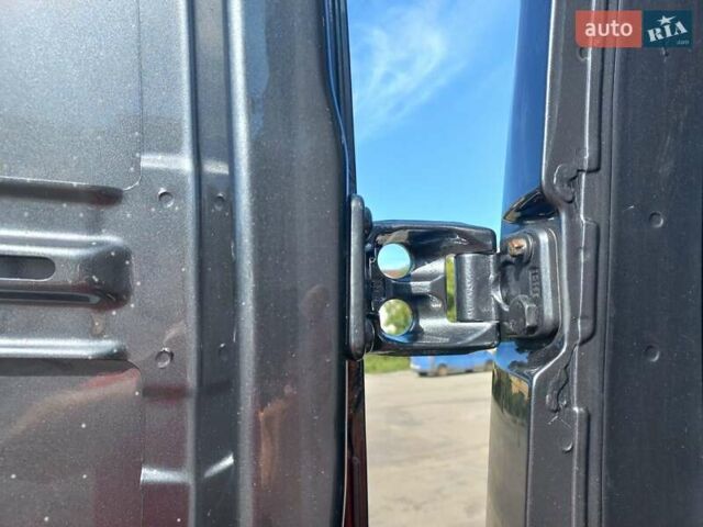 Серый Мерседес Sprinter, объемом двигателя 2 л и пробегом 299 тыс. км за 27200 $, фото 40 на Automoto.ua