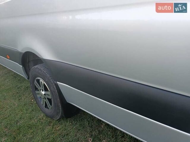 Серый Мерседес Sprinter, объемом двигателя 2.99 л и пробегом 132 тыс. км за 56500 $, фото 4 на Automoto.ua