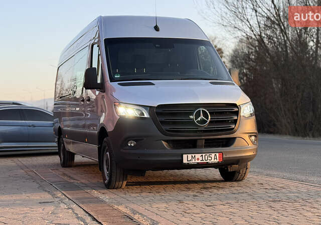 Серый Мерседес Sprinter, объемом двигателя 1.95 л и пробегом 299 тыс. км за 33083 $, фото 6 на Automoto.ua