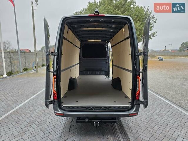 Серый Мерседес Sprinter, объемом двигателя 2.99 л и пробегом 1 тыс. км за 120452 $, фото 10 на Automoto.ua