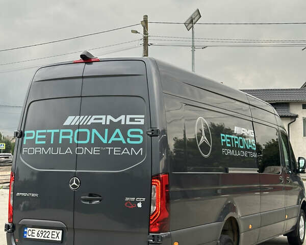 Серый Мерседес Sprinter, объемом двигателя 2.99 л и пробегом 312 тыс. км за 69336 $, фото 5 на Automoto.ua