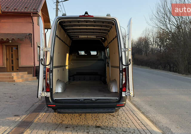 Серый Мерседес Sprinter, объемом двигателя 1.95 л и пробегом 299 тыс. км за 33083 $, фото 37 на Automoto.ua