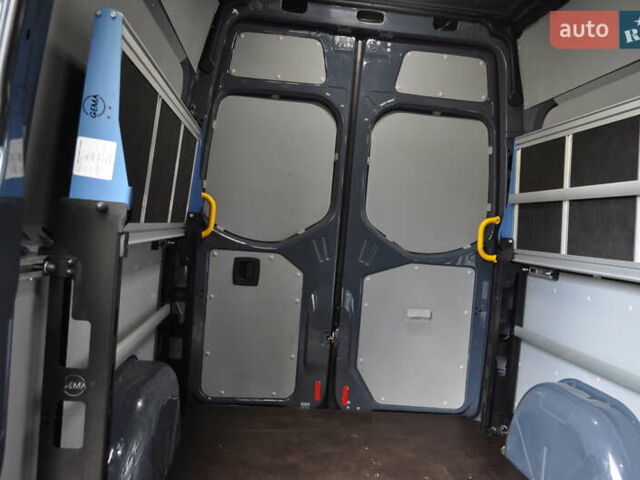 Сірий Мерседес Sprinter, об'ємом двигуна 2.14 л та пробігом 137 тис. км за 31000 $, фото 41 на Automoto.ua