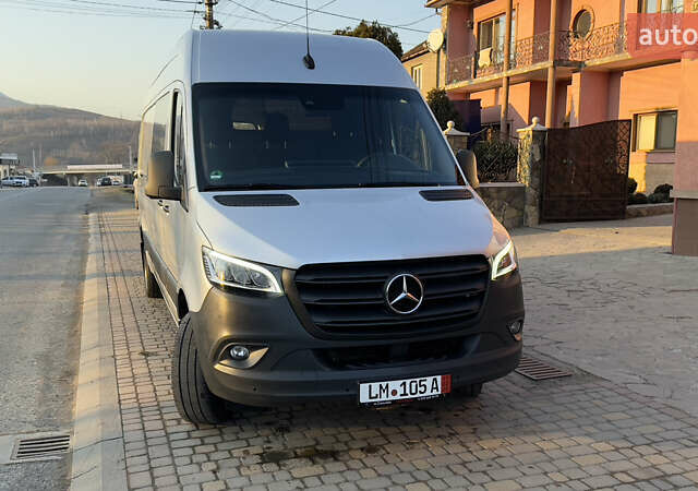 Серый Мерседес Sprinter, объемом двигателя 1.95 л и пробегом 299 тыс. км за 33083 $, фото 14 на Automoto.ua