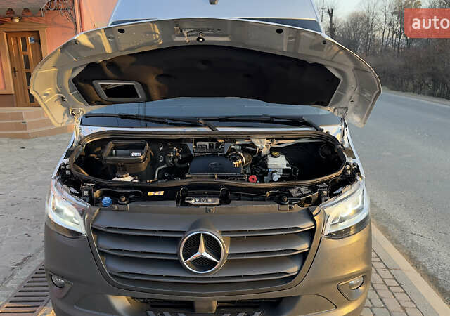 Серый Мерседес Sprinter, объемом двигателя 1.95 л и пробегом 299 тыс. км за 33083 $, фото 89 на Automoto.ua