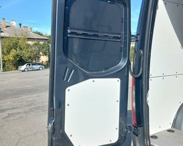Серый Мерседес Sprinter, объемом двигателя 2 л и пробегом 299 тыс. км за 27200 $, фото 31 на Automoto.ua