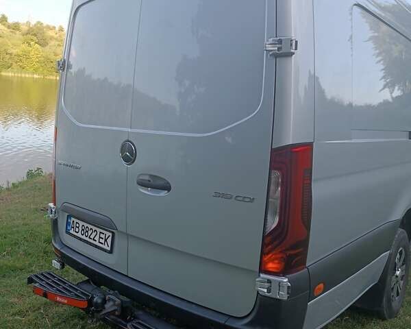 Серый Мерседес Sprinter, объемом двигателя 2.99 л и пробегом 132 тыс. км за 56500 $, фото 3 на Automoto.ua