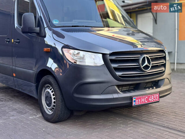 Серый Мерседес Sprinter, объемом двигателя 2.2 л и пробегом 88 тыс. км за 24997 $, фото 1 на Automoto.ua