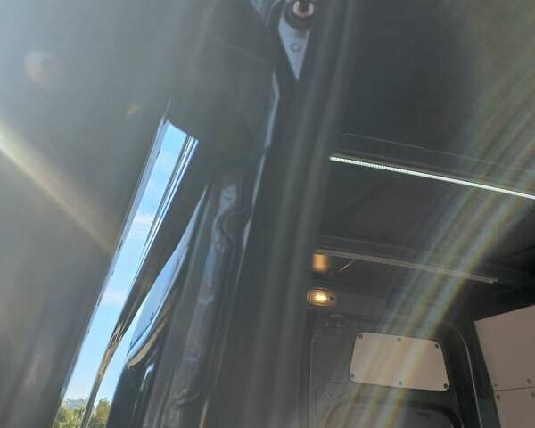 Серый Мерседес Sprinter, объемом двигателя 2 л и пробегом 299 тыс. км за 27200 $, фото 46 на Automoto.ua