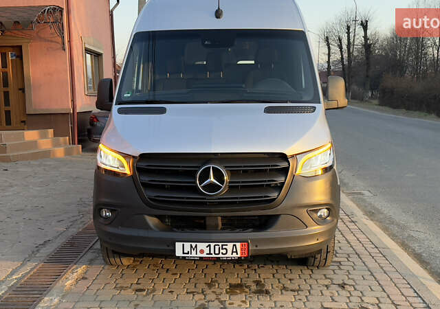 Серый Мерседес Sprinter, объемом двигателя 1.95 л и пробегом 299 тыс. км за 33083 $, фото 88 на Automoto.ua