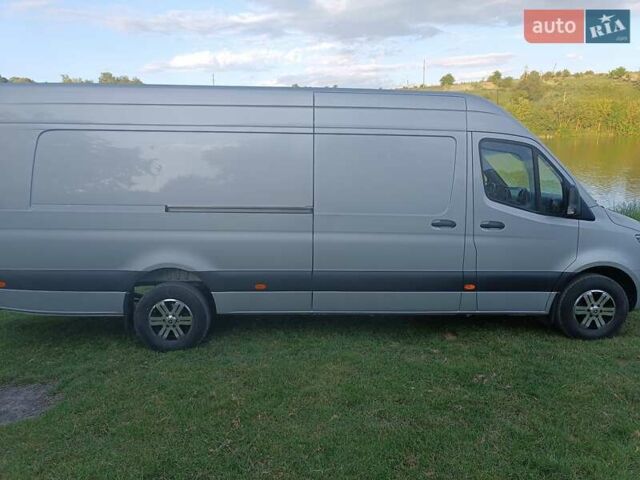 Серый Мерседес Sprinter, объемом двигателя 2.99 л и пробегом 132 тыс. км за 56500 $, фото 2 на Automoto.ua