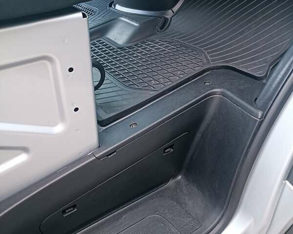 Серый Мерседес Sprinter, объемом двигателя 2.99 л и пробегом 132 тыс. км за 56500 $, фото 30 на Automoto.ua