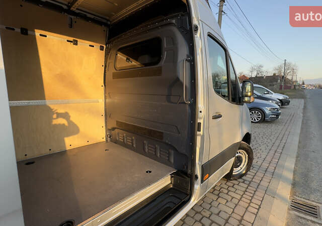 Серый Мерседес Sprinter, объемом двигателя 1.95 л и пробегом 299 тыс. км за 33083 $, фото 45 на Automoto.ua