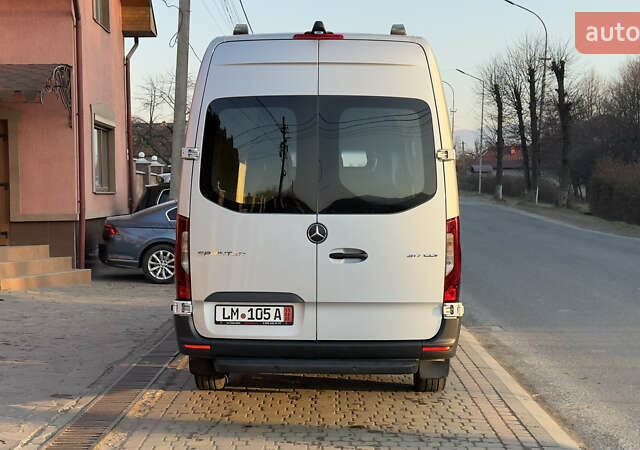 Серый Мерседес Sprinter, объемом двигателя 1.95 л и пробегом 299 тыс. км за 33083 $, фото 28 на Automoto.ua