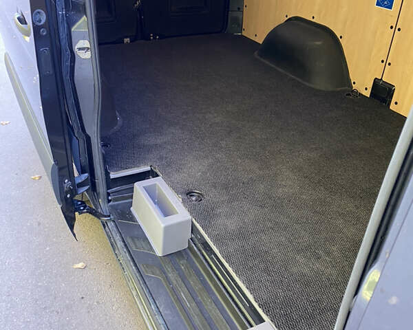 Сірий Мерседес Sprinter, об'ємом двигуна 1.95 л та пробігом 22 тис. км за 37289 $, фото 36 на Automoto.ua