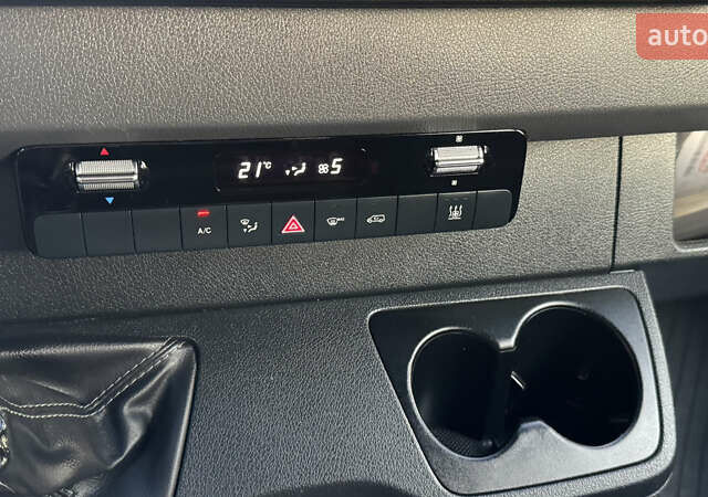 Серый Мерседес Sprinter, объемом двигателя 1.95 л и пробегом 216 тыс. км за 29300 $, фото 127 на Automoto.ua