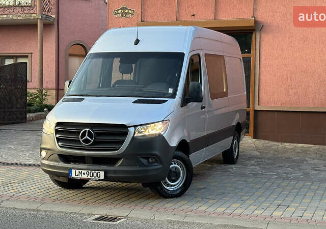 Серый Мерседес Sprinter, объемом двигателя 1.95 л и пробегом 216 тыс. км за 29300 $, фото 4 на Automoto.ua