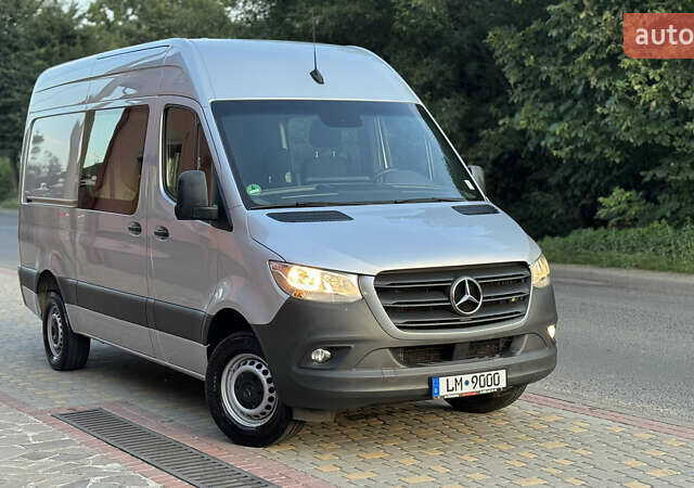 Серый Мерседес Sprinter, объемом двигателя 1.95 л и пробегом 216 тыс. км за 29300 $, фото 1 на Automoto.ua