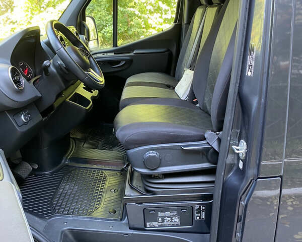 Сірий Мерседес Sprinter, об'ємом двигуна 1.95 л та пробігом 22 тис. км за 37289 $, фото 18 на Automoto.ua