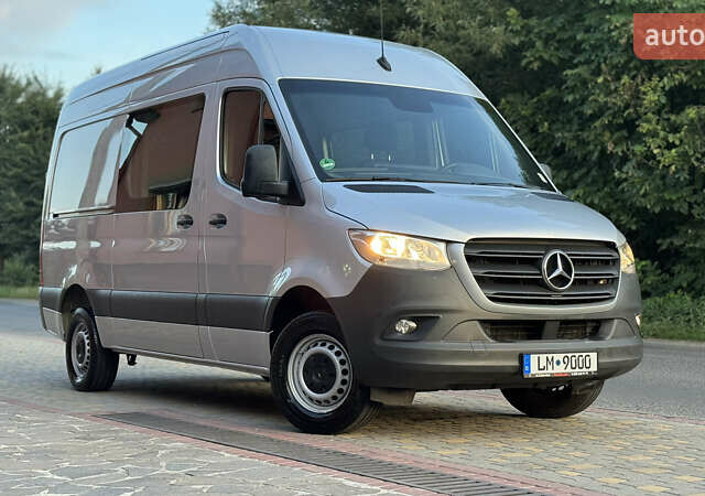 Серый Мерседес Sprinter, объемом двигателя 1.95 л и пробегом 216 тыс. км за 29300 $, фото 2 на Automoto.ua