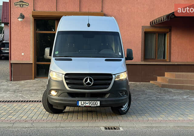 Серый Мерседес Sprinter, объемом двигателя 1.95 л и пробегом 216 тыс. км за 29300 $, фото 5 на Automoto.ua