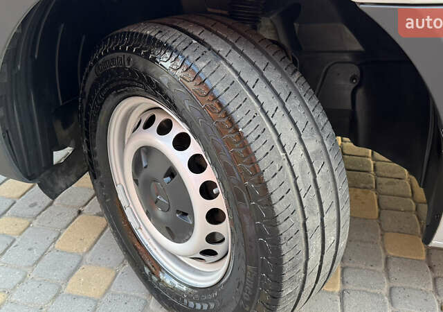 Серый Мерседес Sprinter, объемом двигателя 1.95 л и пробегом 216 тыс. км за 29300 $, фото 119 на Automoto.ua