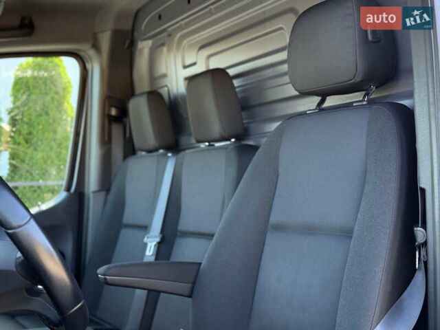 Серый Мерседес Sprinter, объемом двигателя 2 л и пробегом 234 тыс. км за 38900 $, фото 18 на Automoto.ua