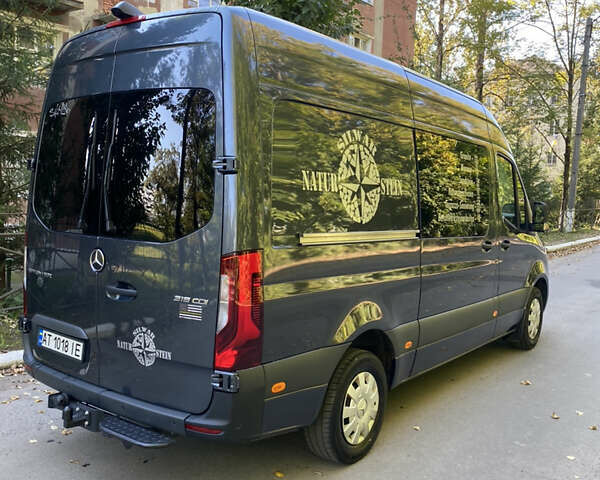 Сірий Мерседес Sprinter, об'ємом двигуна 1.95 л та пробігом 22 тис. км за 37289 $, фото 4 на Automoto.ua