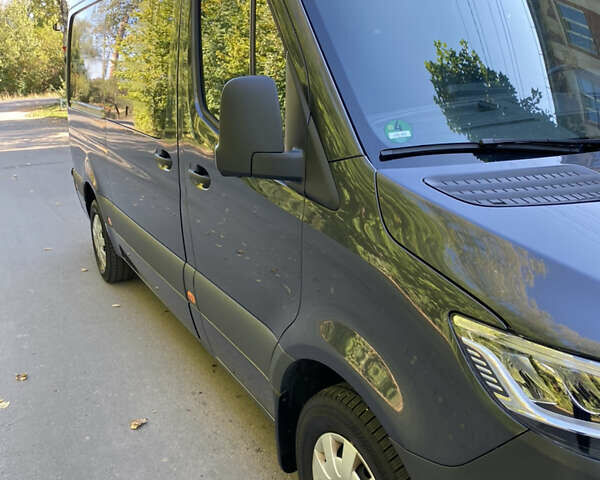 Сірий Мерседес Sprinter, об'ємом двигуна 1.95 л та пробігом 22 тис. км за 37289 $, фото 1 на Automoto.ua
