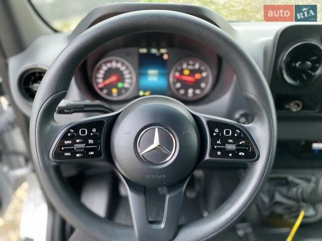 Серый Мерседес Sprinter, объемом двигателя 2.08 л и пробегом 95 тыс. км за 33250 $, фото 46 на Automoto.ua