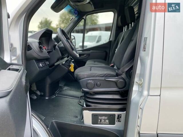Серый Мерседес Sprinter, объемом двигателя 2.08 л и пробегом 95 тыс. км за 33250 $, фото 39 на Automoto.ua
