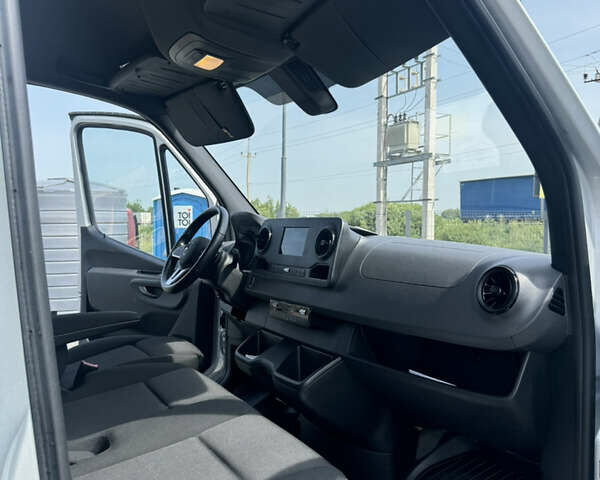 Серый Мерседес Sprinter, объемом двигателя 2 л и пробегом 14 тыс. км за 43547 $, фото 21 на Automoto.ua