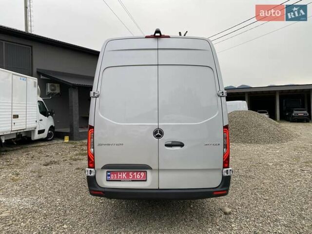 Серый Мерседес Sprinter, объемом двигателя 2.08 л и пробегом 95 тыс. км за 33250 $, фото 5 на Automoto.ua