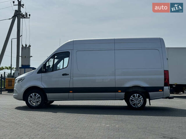 Серый Мерседес Sprinter, объемом двигателя 2 л и пробегом 14 тыс. км за 43547 $, фото 3 на Automoto.ua