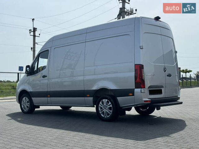 Серый Мерседес Sprinter, объемом двигателя 2 л и пробегом 14 тыс. км за 43547 $, фото 4 на Automoto.ua