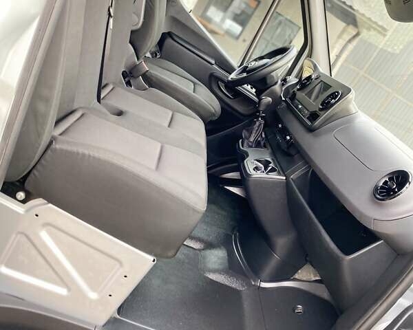 Сірий Мерседес Sprinter, об'ємом двигуна 1.95 л та пробігом 95 тис. км за 32999 $, фото 49 на Automoto.ua