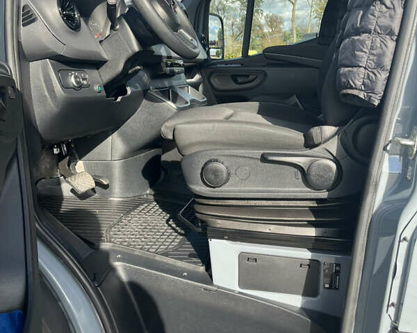 Серый Мерседес Sprinter, объемом двигателя 0 л и пробегом 3 тыс. км за 57555 $, фото 10 на Automoto.ua