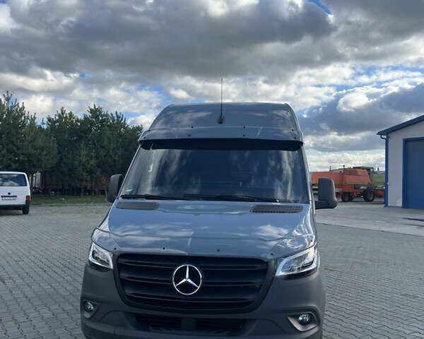Серый Мерседес Sprinter, объемом двигателя 0 л и пробегом 3 тыс. км за 57555 $, фото 5 на Automoto.ua