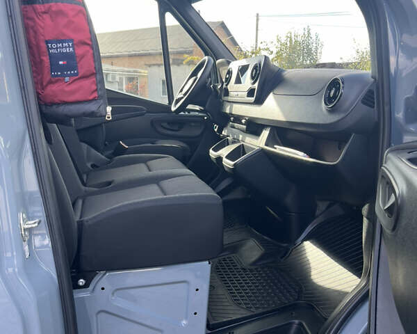 Серый Мерседес Sprinter, объемом двигателя 0 л и пробегом 3 тыс. км за 57555 $, фото 13 на Automoto.ua