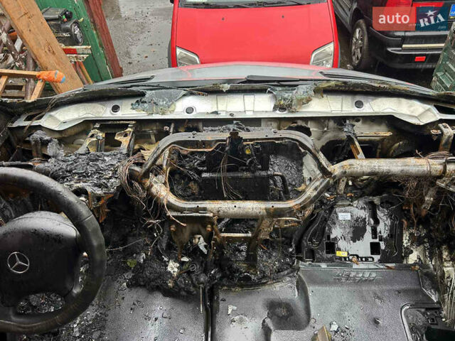 Сірий Мерседес Sprinter, об'ємом двигуна 2.99 л та пробігом 300 тис. км за 18553 $, фото 11 на Automoto.ua